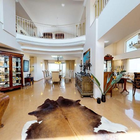 Luxury Villa Allure Dhafnes 외부 사진