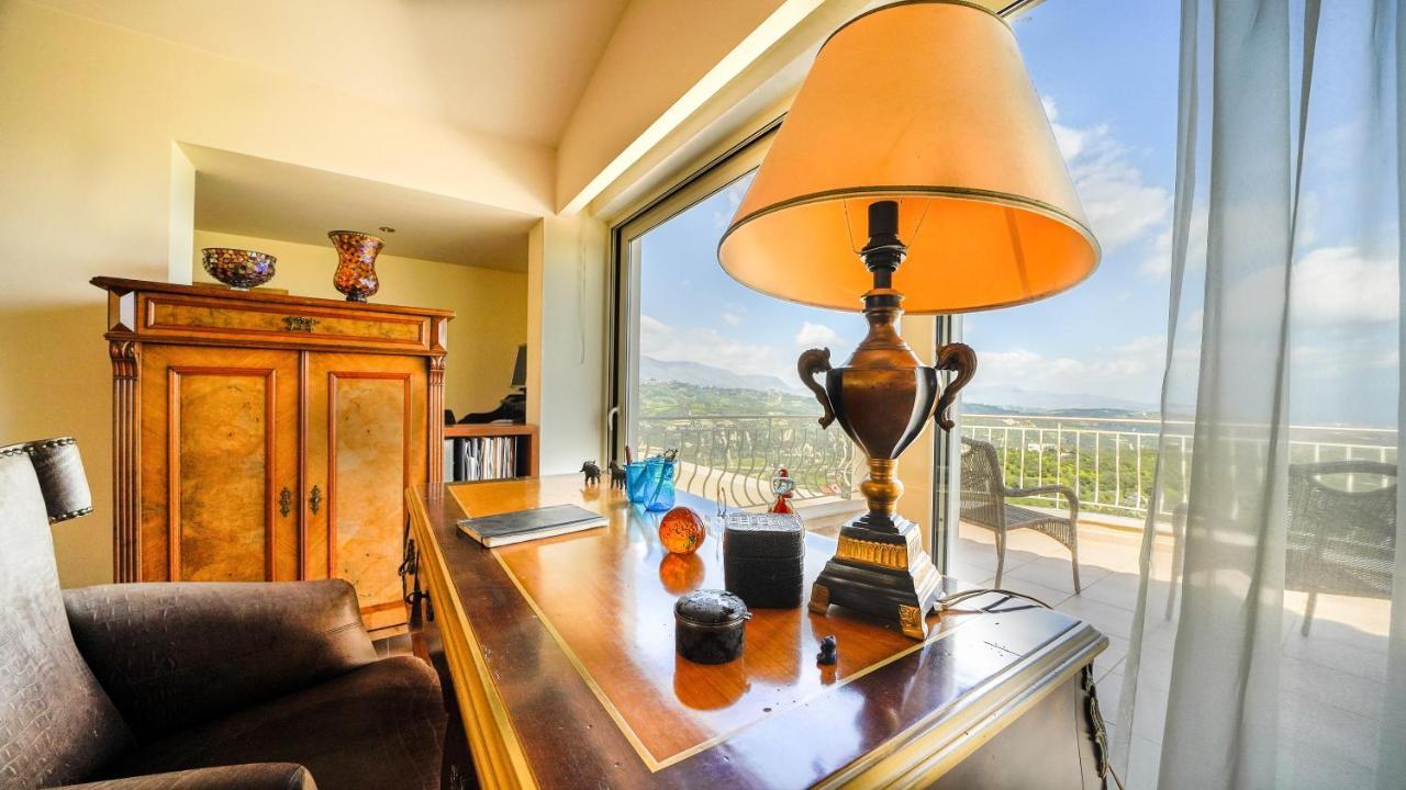 Luxury Villa Allure Dhafnes 외부 사진