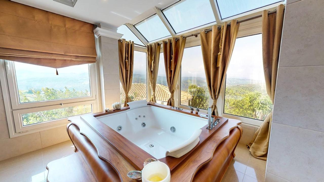 Luxury Villa Allure Dhafnes 외부 사진