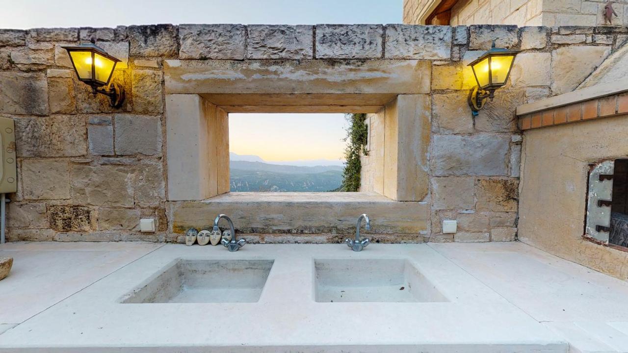 Luxury Villa Allure Dhafnes 외부 사진