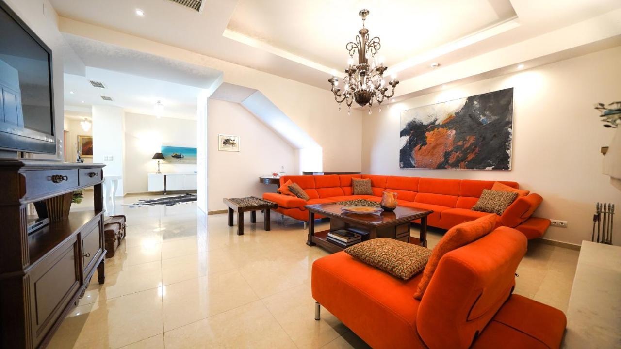 Luxury Villa Allure Dhafnes 외부 사진