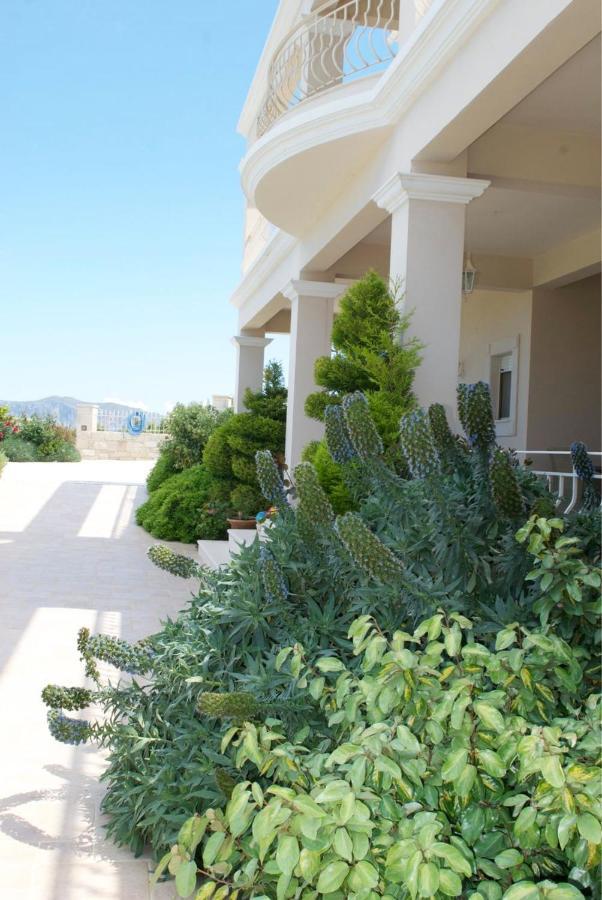 Luxury Villa Allure Dhafnes 외부 사진