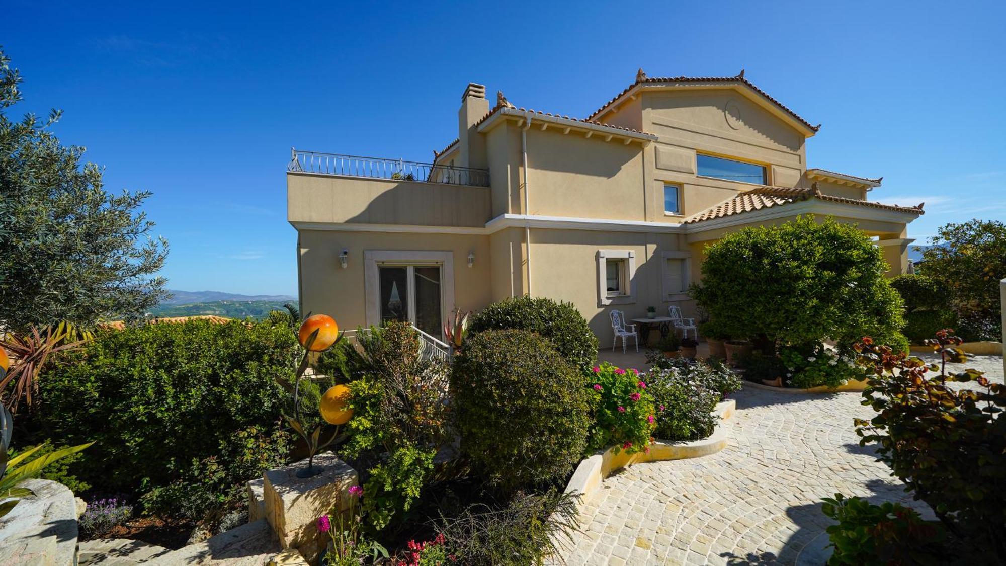 Luxury Villa Allure Dhafnes 외부 사진