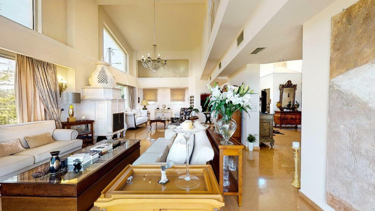 Luxury Villa Allure Dhafnes 외부 사진